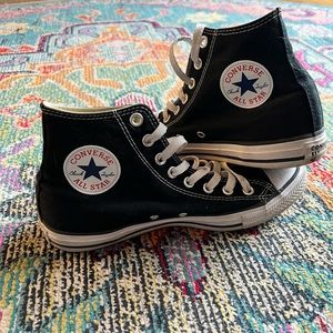 Converse High top. Black. Men’s 7. Women’s 9